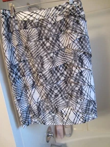 NWT women's dressy layered skirt Worthington Size 10 black/white ZIPPER - Picture 1 of 13