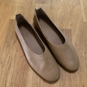 Everlane 9,5 hellbraune Leder Day Glove Ballerinas Made in Italy - Bild 1 von 11