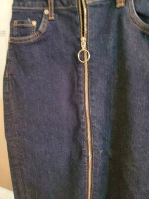 FALDA DENIM H&M CON DOBLE CREMALLERA FRONTAL 6 Foto 1 de 4