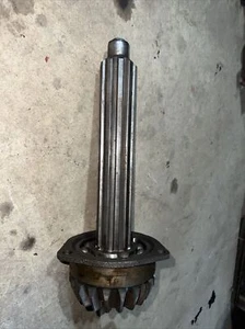 McCormick W6 WD6 Farmall Trattore antico trasmissione principale/albero pignone 57271-DC - Foto 1 di 8