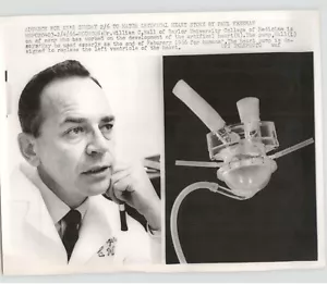 Baylor University Dr William C Hall & KÜNSTLICHES HERZ Vintage 1966 Pressefoto - Bild 1 von 2