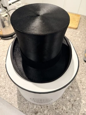 Lovely Restored Vintage Scott & Co Silk Top Hat 7 1/8 (57 3/4 Cm) Plus Box - Image 1 of 4