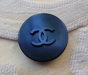 VINTAGE CHANEL KNOPF SCHWARZ 3/4" RUND EINZELN - Bild 1 von 4