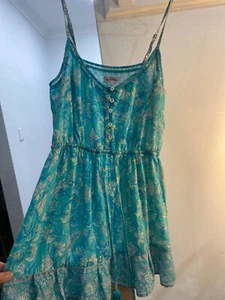 arnhem Minikleid, 10, metallic grün, Tunnelzugbund, guter gebrauchter Zustand.  - Bild 1 von 4