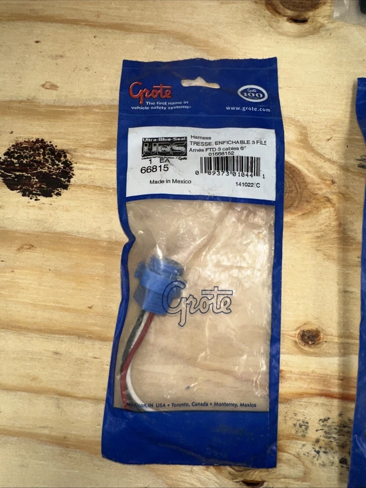 Grote 66815 Stop Tail Turn Three-Wire Plug-In Pigtails for Male Pin Lights - Image 1 of 1