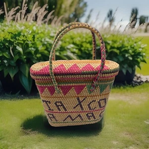 Borsa cestino vintage anni 70 80 disegnata in paglia intrecciata con coperchio borsetta BOHO EUC - Foto 1 di 7