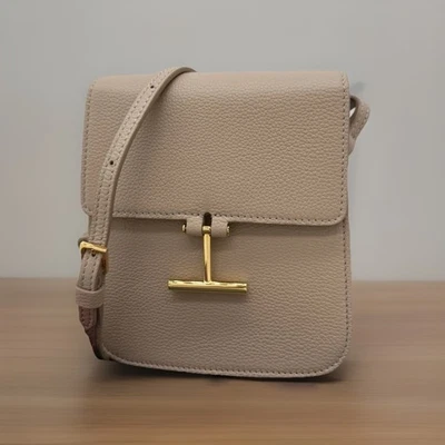 AUTÉNTICO NUEVO CON ETIQUETAS Bolso Bandolera Tom Ford Mini Tara T Logo Cuero Granulado en Beige Claro Foto 1 de 4
