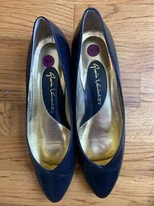 Vintage Leather Black With Gold Inside.  Gloria Vanderbilt Flats size 8.5 N - Picture 1 of 20