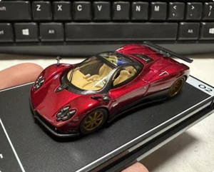 Postercars 1:64 Pagani Zonda F Diecast Modellauto Gummireifen neue Karte - Bild 1 von 11