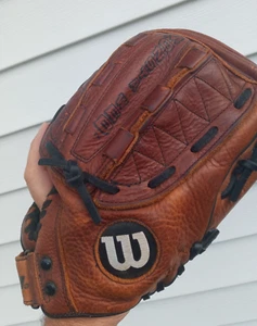 Wilson DeMarini AD725 Ultimate Fastpitch 12-1/2” Monster Softball Glove Right RH - Picture 1 of 9