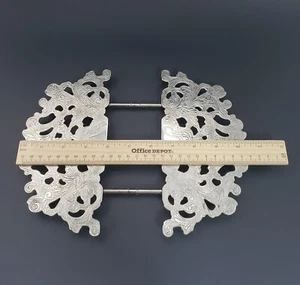 Vintage Expandable Trivet Hot Plate Silver Plate Footed with Swirls Flowers - Picture 1 of 11