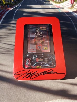 🔥JEFF GORDON #24 2001 CHAMPION NASCAR 1/64 ACTION TIN & CAR 🔥 - Image 1 of 3