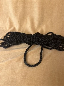 Schwarz 1/2' Weinrot Dekorativ Gedreht Kordel Borte zum Nähen, Handwerk, Dekor 9 Yds - Bild 1 von 4