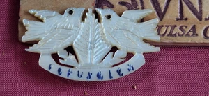 Vintage Mother of Pearl MOP 2 Doves W/t Olive  Leaf & Writing Excellent Unusual - Picture 1 of 4