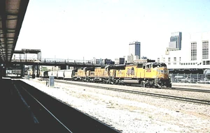 ORIGINAL KODACHROME SLIDE UNION PACIFIC SD-70M #4904 OMAHA, NEBRASKA APRIL 2002 - Bild 1 von 1