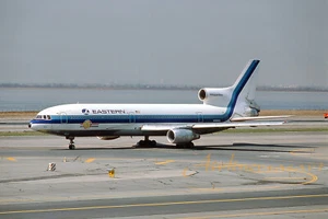 Eastern Airlines Lockheed L-1011 N326EA bei JFK im April 1976 8""x12"" Farbdruck - Bild 1 von 1