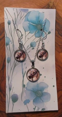 Cabochon Schmuckset Ohrringe Und Halskette Pferd - Bild 1 von 4