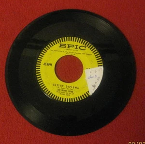 TRACEY TWINS "KISSIN' DIPLOMA" 1957 EPIC 9230 LQQQK!! - Picture 1 of 2