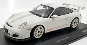 Minichamps 1/18 Scale Diecast 155 062221 - Porsche 911 GT3 RS 4.0 2011 - White - Picture 1 of 5