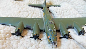 Corgi Aviazione Boeing B-17 Fortezza Volante DF-A 124485 8,5 x 6" - Foto 1 di 5