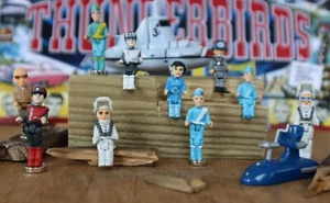 MICROFIGURAS GERRY ANDERSON, THUNDERBIRDS, CAPITÁN ESCARLATA, RAYA - CARTÓN - Imagen 1 de 13