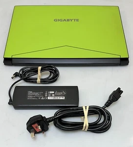 GIGABYTE AERO 15 INTEL CORE I7 7TH NVIDIA GTX1060 16GB/512GB HAS ISSUES BARGAIN - Picture 1 of 21