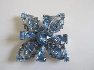 Large Blue Crystal Vintage Signed Schreiner New York Brooch Very Sparkly - Picture 1 of 6