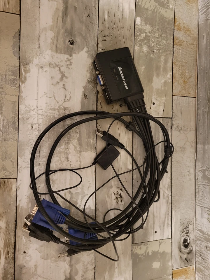 IOGEAR GCS22U 2-Port USB VGA Cable KVM Switch with Cables and Wired Remote - Image 1 of 1