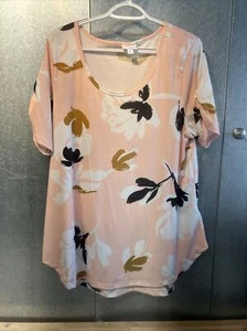 LuLaroe Short Sleeve Blouse Size XL Pink With Floral Design High Low - Picture 1 of 13