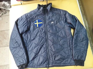 (No. 3135 ) PEAK PERFORMANCE L PRIMALOFT men JACKET SWEDEN BRAND FLAG TEAM - Picture 1 of 7