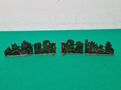 4 x Accesorios de granja de setos de metal pintado vintage 1:32 de Gran Bretaña Foto 1 de 4