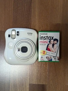 Seltene Fujifilm Instax Mini 25 Sofortbildkamera - weiß - getestet - Bild 1 von 4