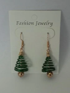EARRINGS CHRISTMAS FUN TREES GREEN & GOLD COSTUME JEWLERY METAL 5cm - Picture 1 of 2