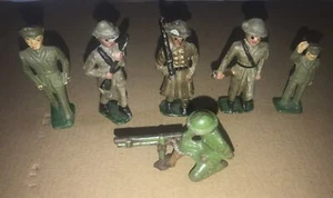 6. Misc. Cast Iron Vintage Military Toy Soldiers With Original Paint - Picture 1 of 2