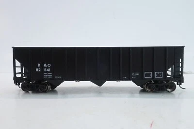 Life Like HO Scale Black B&O Open 3 Bay Hopper Freight Car - Image 1 of 4