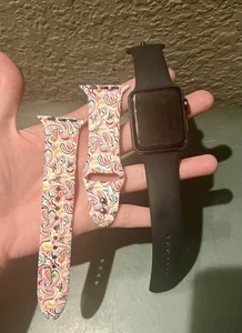 Apple Watch Series 3 42 mm negro sin cable de carga desbloqueado funcionando - Imagen 1 de 2