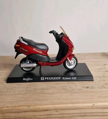 Maisto Peugeot Elyseo 125 Model Motorcycle - Image 1 of 3
