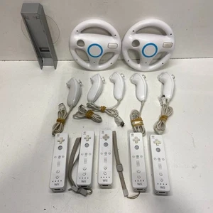 Bundle of Nintendo Wii Accessories READ DESCRIPTION - Picture 1 of 6