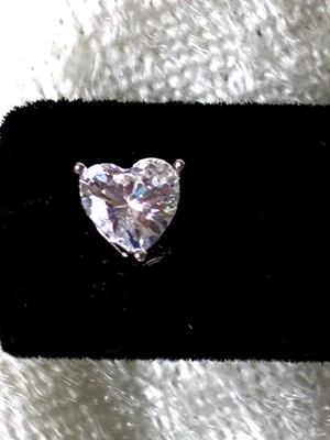 PENDIENTES DIAMONIQUE CZ 1.0 cttw CORAZÓN, PLATA DE LEY (M4823-52) Foto 1 de 4