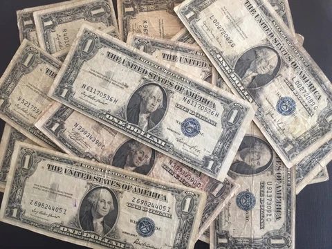 1935 One Dollar Bill Well Circulated Silver Certificate Blue Seal Note • 1 Bill Cover