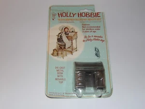 Miniaturas de metal fundido a presión Holly Hobbie de 1970 #11 escritorio de metal nuevo de stock - Imagen 1 de 4