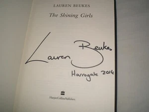 LAUREN BEUKES - The Shining Girls SIGNED + LOCATED 1/1 Hb - 2013 - HIT TV SERIES - Bild 1 von 2