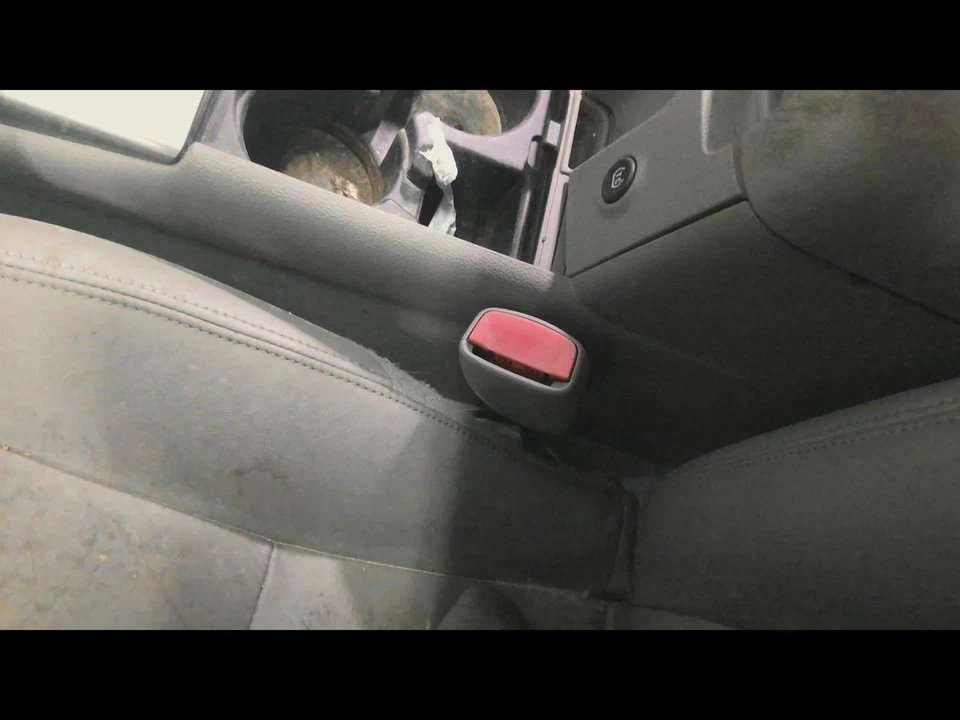 Cinturón de seguridad delantero izquierdo usado se adapta a: 2007 Saturn Aura emblema estilo clásico en g Foto 1 de 4