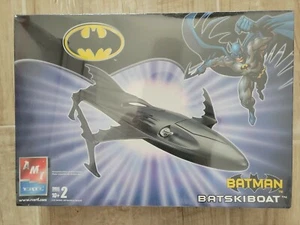 NUEVO BATMAN BATSKIBOAT 2003 AMT ERTL MODELO 1:25 ESCALA HABILIDAD NIVEL 2 ¡BARCO DE ESQUÍ! b34 - Imagen 1 de 5