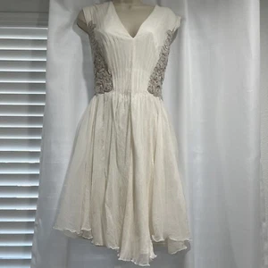 Women’s Tadashi Shoji white and cream lace embroidered v-neck sheath dress sz 6 - Picture 1 of 9