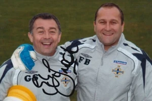 FOTO 6X4 FIRMADA POR GLYNN SNODIN - AUTÓGRAFO DE FÚTBOL DE IRLANDA DEL NORTE 1. - Imagen 1 de 1