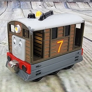 Thomas The Train And Friends TOBY Tram Engine Die Cast Magnetic Take N Play 2002 - Picture 1 of 7
