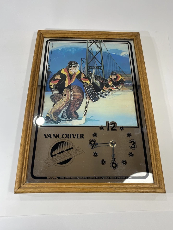 Vancouver Canucks Espejo NHL Canadiense Hockey Bar Hombre Cueva Reloj No Funciona Foto 1 de 4