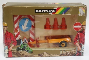 Britains 9945 Safety Trailer 1:32 NIB 80s England - Picture 1 of 5