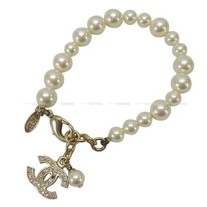 [Pre-loved] CHANEL Coco Mark Pearl Fake Pearl/Strass Matt Gold HW Armband... - Bild 1 von 5